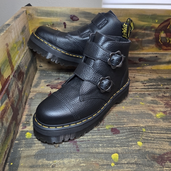 Dr. Martens Devon Flower Buckle Sz 10 Women Black Leather Platform Boots NEW - Picture 1 of 8